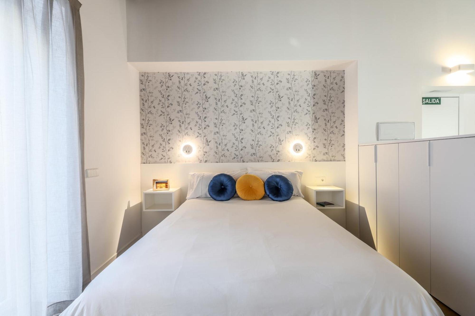 Amazinn Places Evi Apartments Valenza Esterno foto