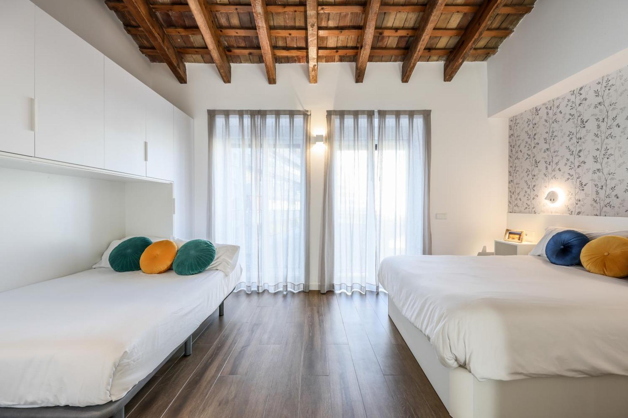 Amazinn Places Evi Apartments Valenza Esterno foto